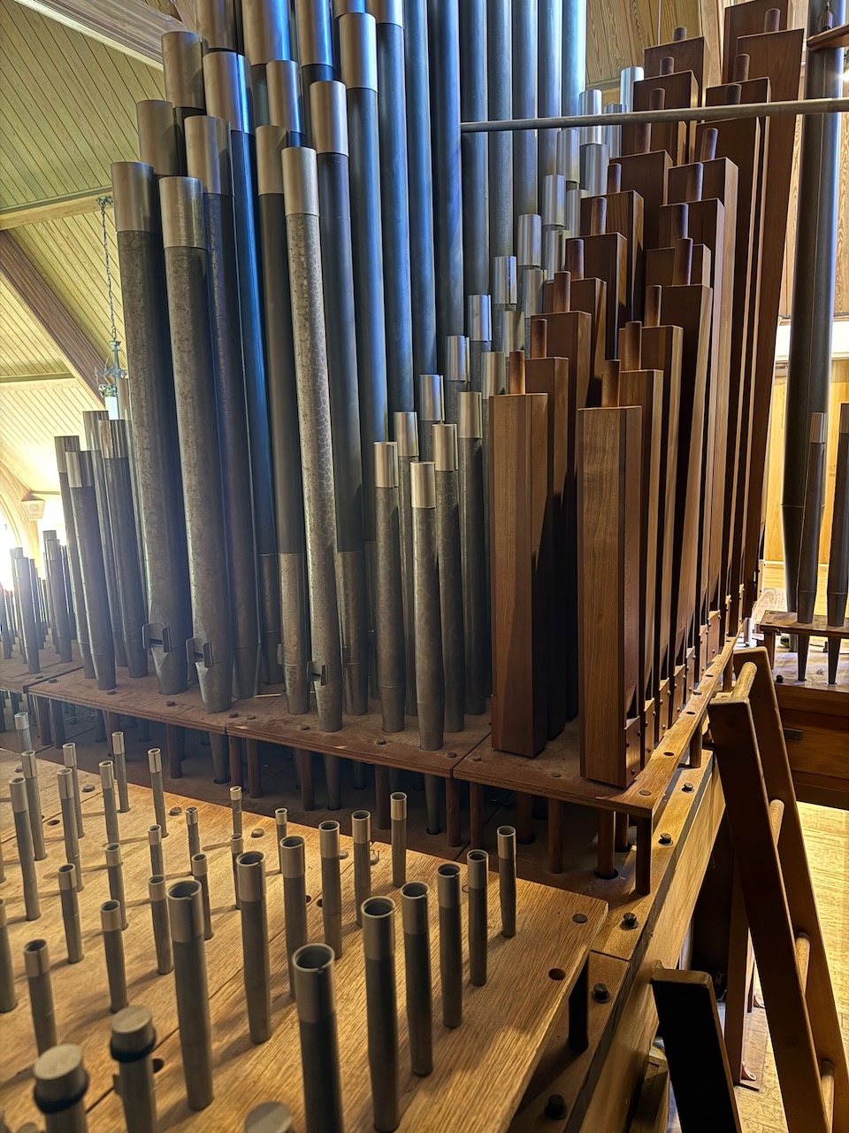 View of the Great division from inside the organ