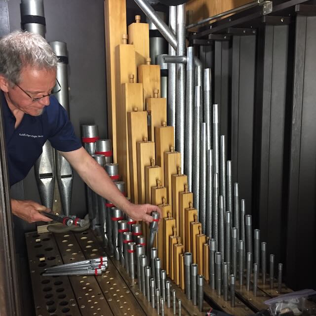 Reinstalling cleaned pipes in the Swell division